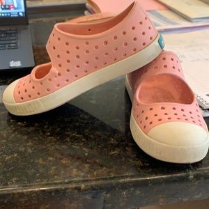 GUC pink native Jefferson shoes